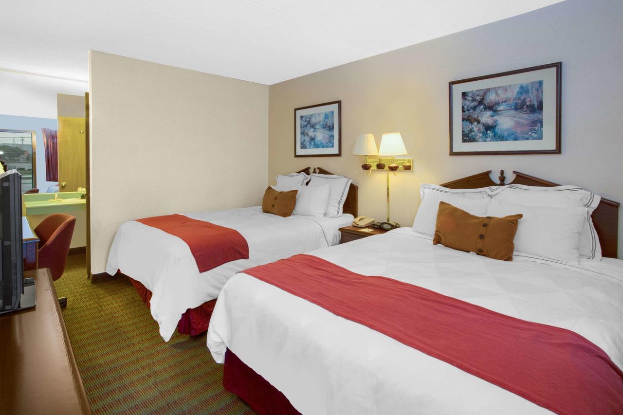 Days Inn By Wyndham Davenport Ia المظهر الخارجي الصورة