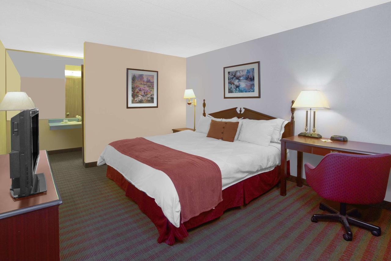 Days Inn By Wyndham Davenport Ia المظهر الخارجي الصورة