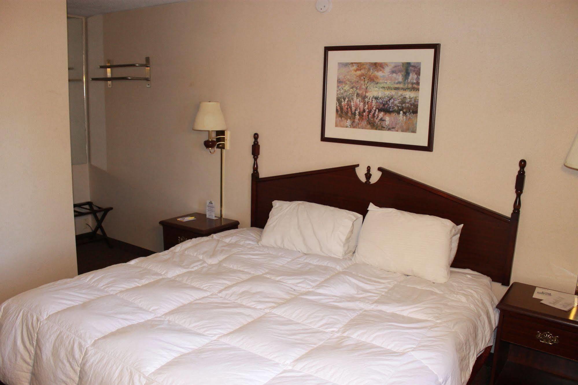 Days Inn By Wyndham Davenport Ia المظهر الخارجي الصورة