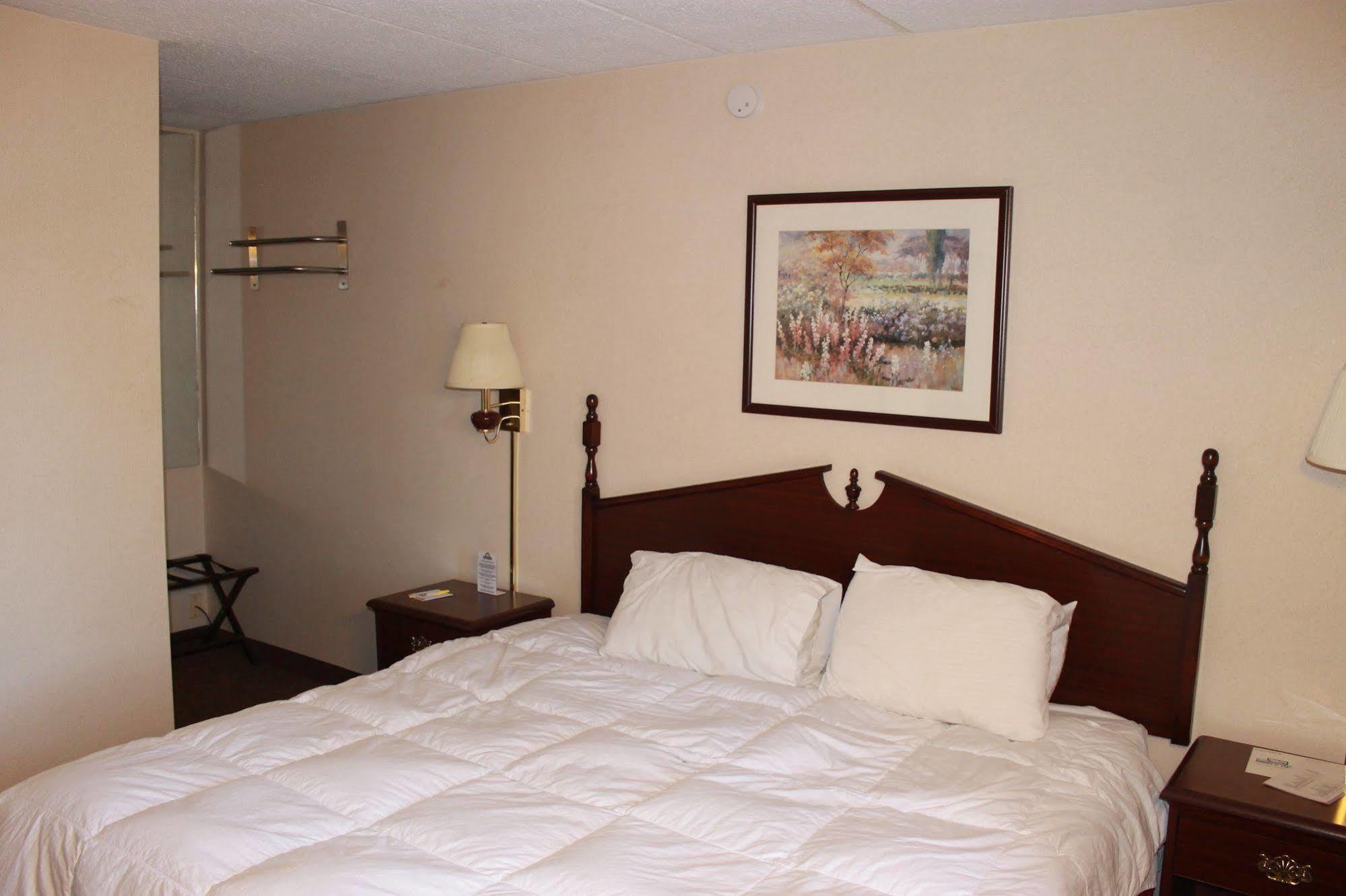 Days Inn By Wyndham Davenport Ia المظهر الخارجي الصورة