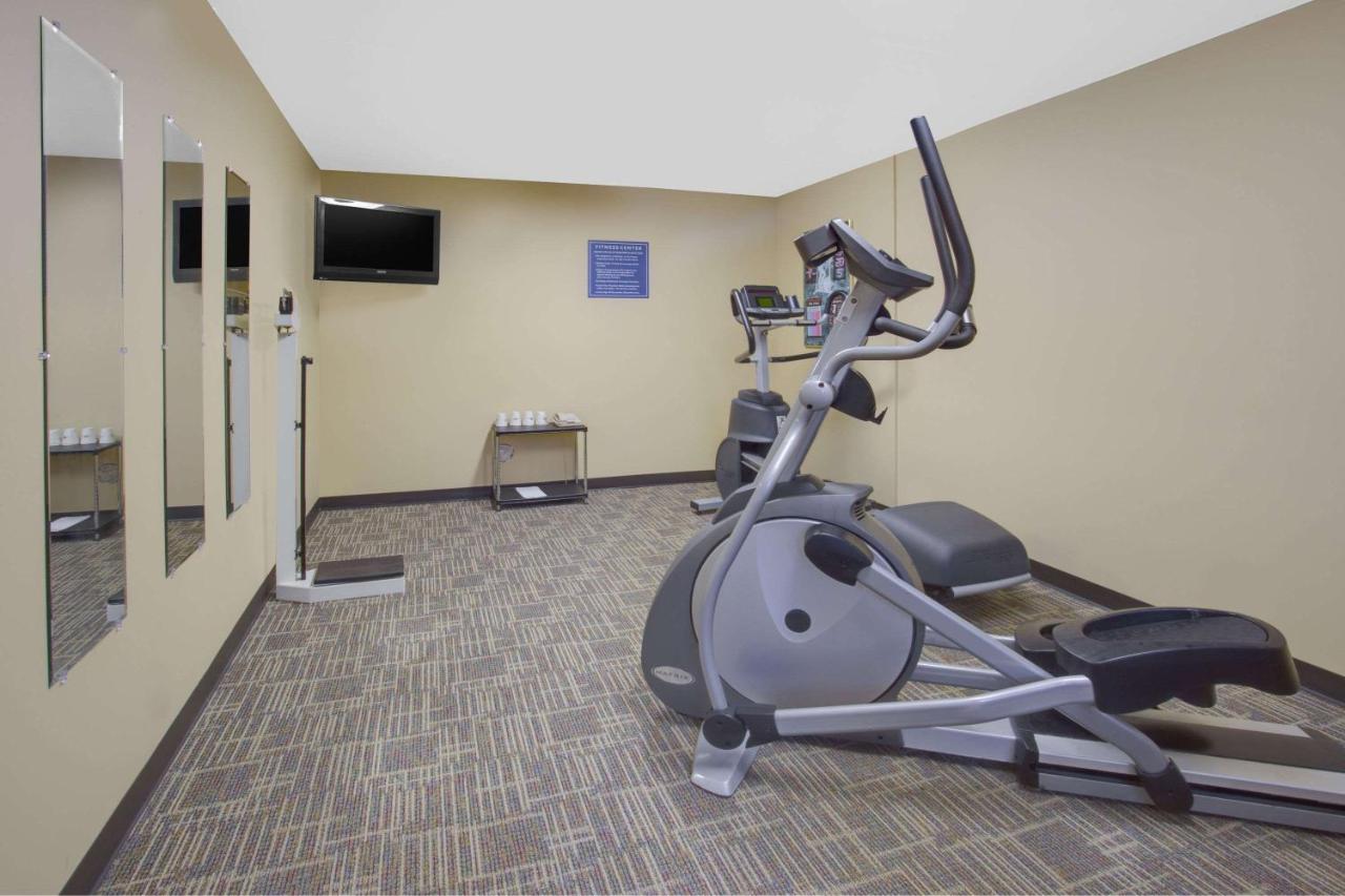 Days Inn By Wyndham Davenport Ia المظهر الخارجي الصورة
